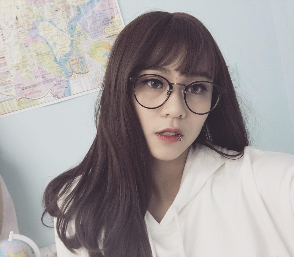 Tìm hot girl ở đâu xa khi giới streamer cũng có những cô nàng xinh hết phần người khác